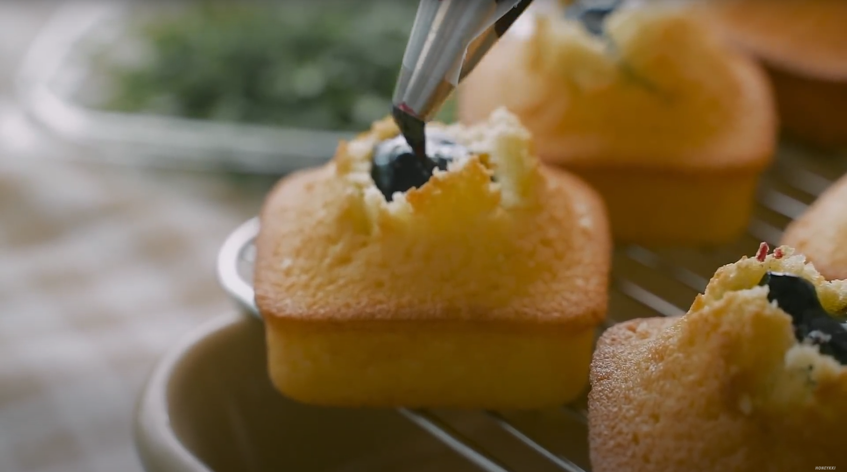 image of mini pound cakes filled with compote